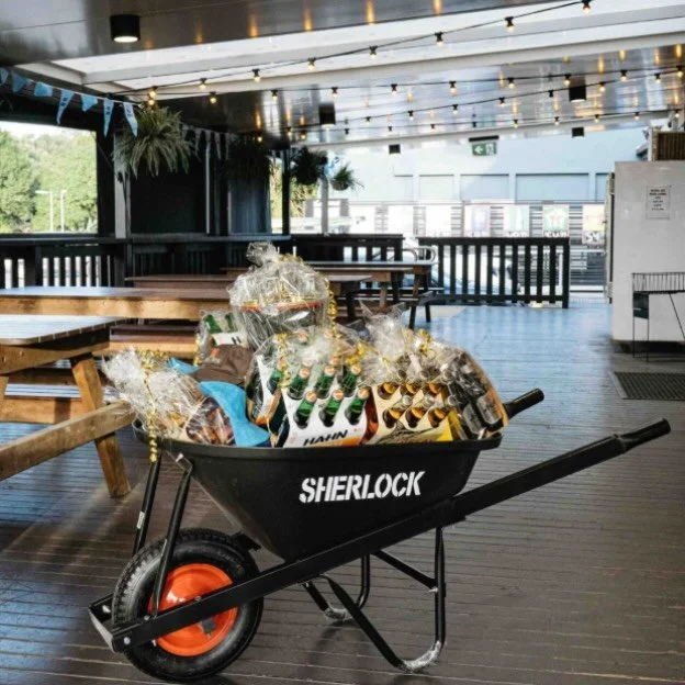 Get ahead of the Christmas present chaos and plan ahead with Sherlock 🛞

The barrow is a good enough gift, but why not fill it with food and drinks for the ultimate summer celebration ☀️ 

Shop the Sherlock range at @bunnings nationally 🧰

#Sherloc