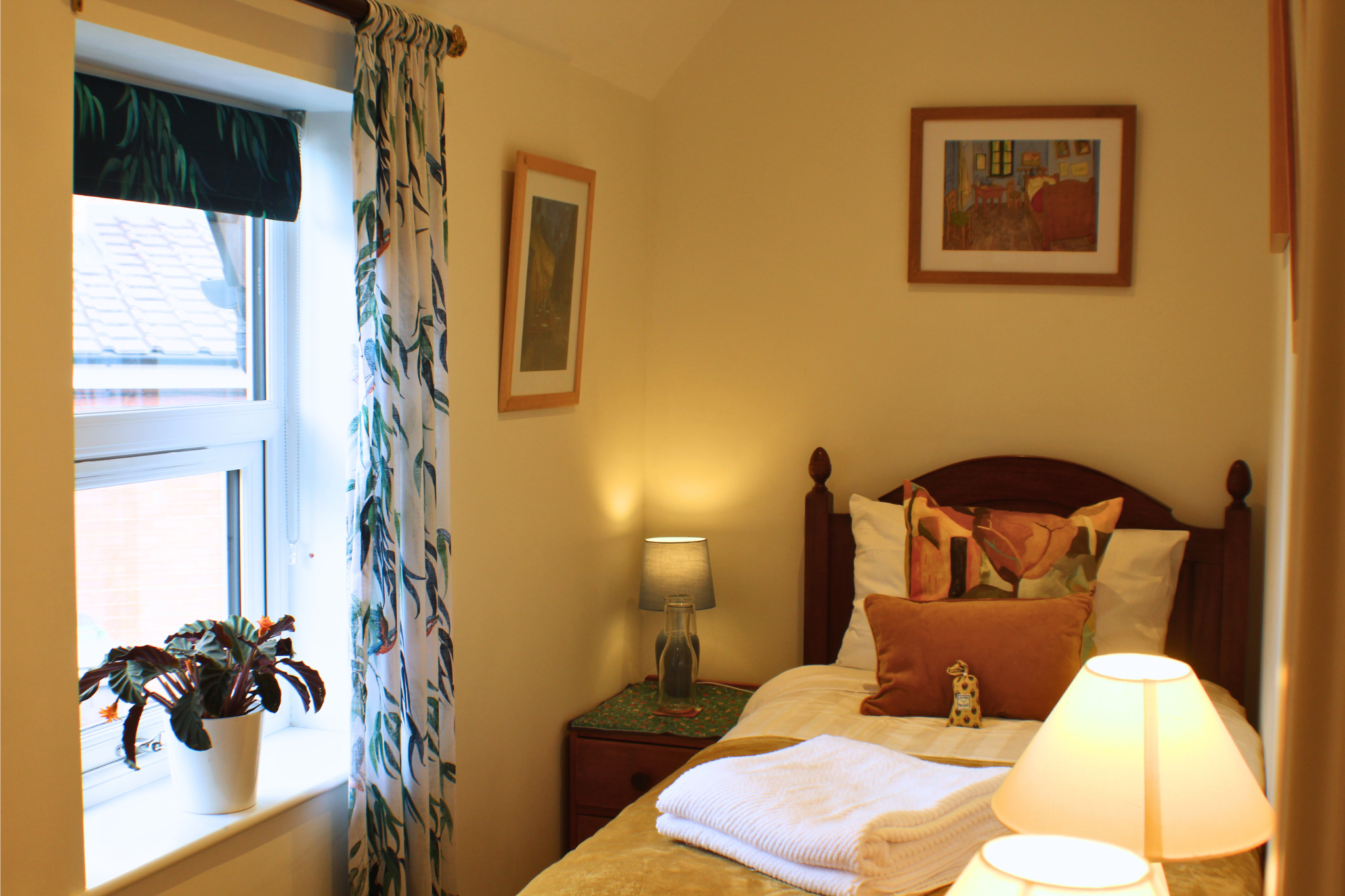 Thimble Cottage Airbnb Stafford Great Haywood Shugborough Estate Cannock Chase Cottage Self Catering Booking.com Staffordshire Forte Stays