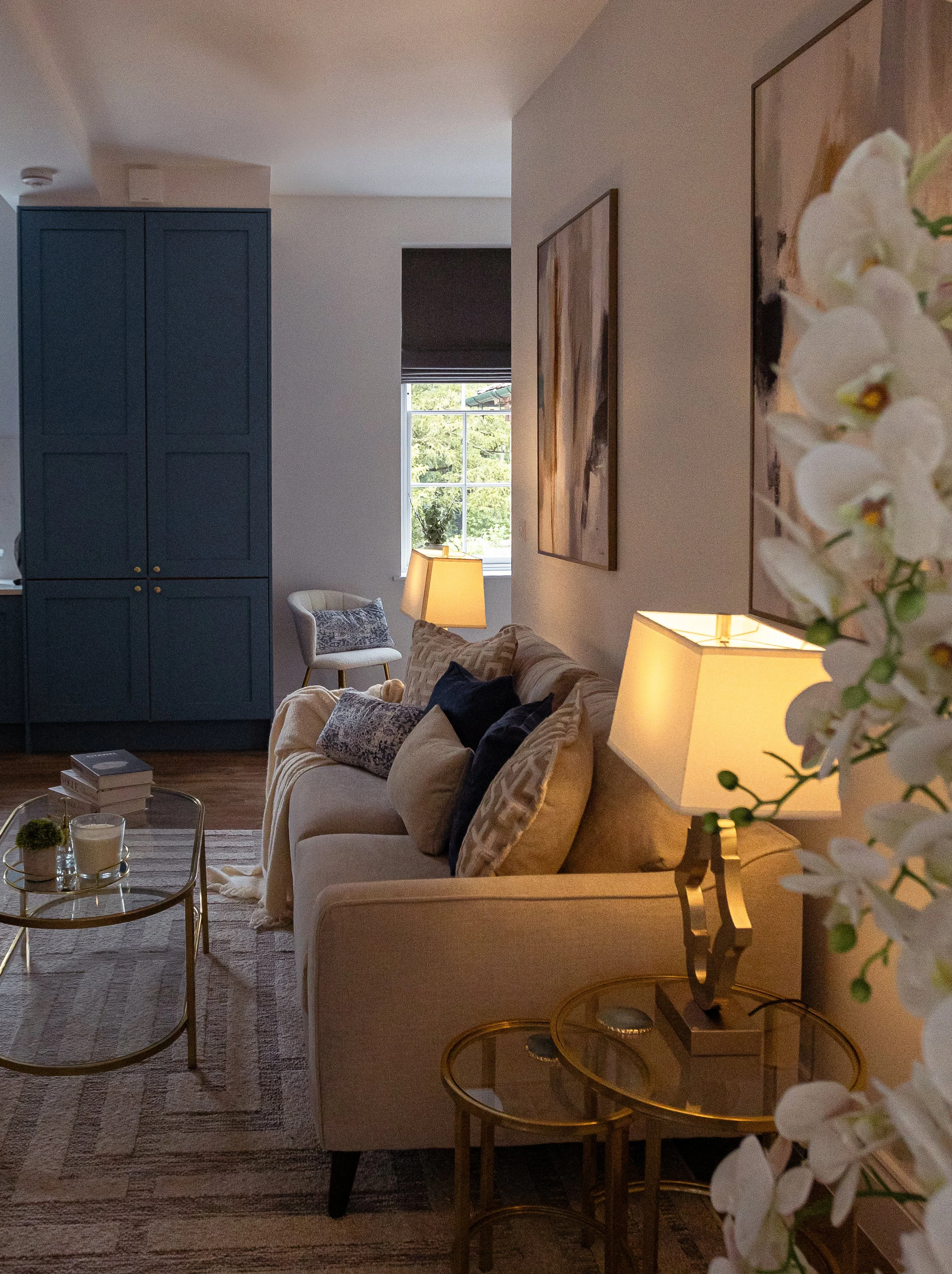 Luxury sitting room with comfortable seating and warm ambiance at Dovecottery Suite Betley Court