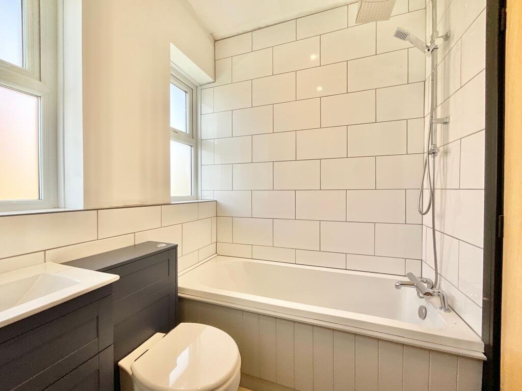 Stone Town Centre Staffordshire Canal High Street Family Home Airbnb Short Let Stay
