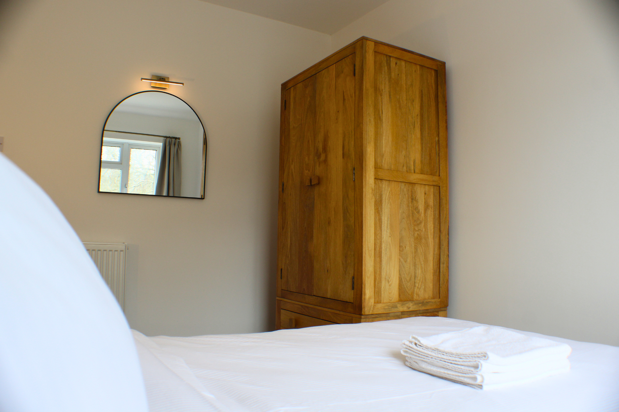 Newcastle-Under-Lyme Stoke-On-Trent Staffordshire Short Stay Airbnb booking.com Accommodation Private House to Rent Easy Check In Hotel Contractors Professionals Workers Business Accommodation