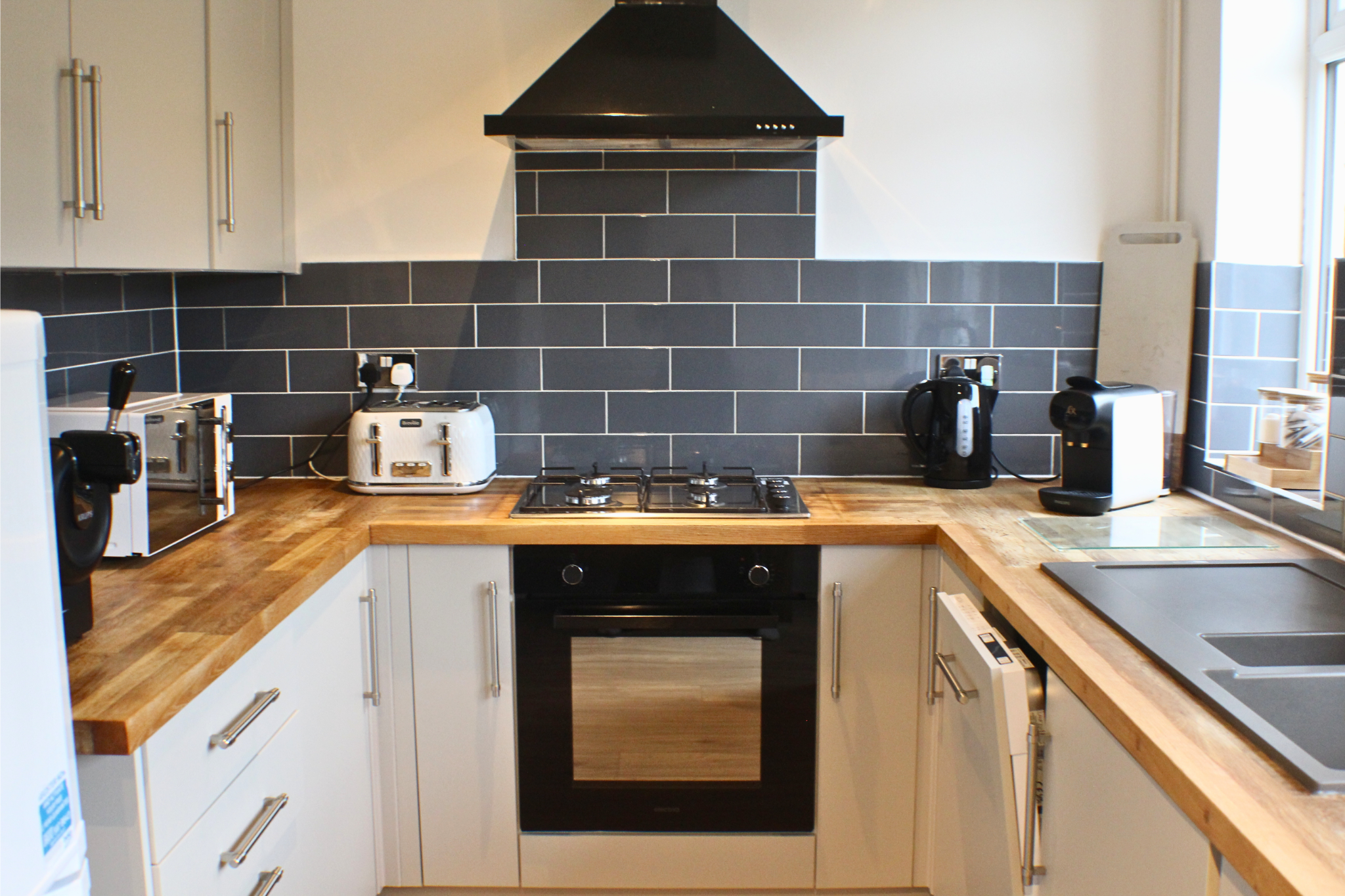 Newcastle-Under-Lyme Stoke-On-Trent Staffordshire Short Stay Airbnb booking.com Accommodation Private House to Rent Easy Check In Hotel Contractors Professionals Workers Business Accommodation