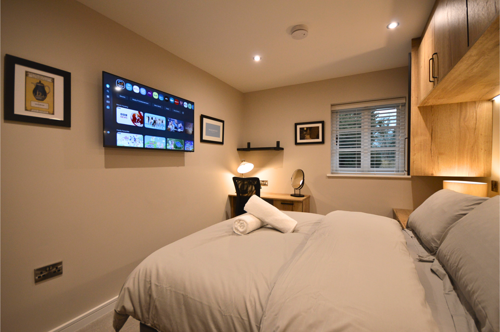 Trentham Gardens Stay Near Airbnb Room Place to Stay Staffordshire Book Potteries Management Property Apartment Boutique Luxury 