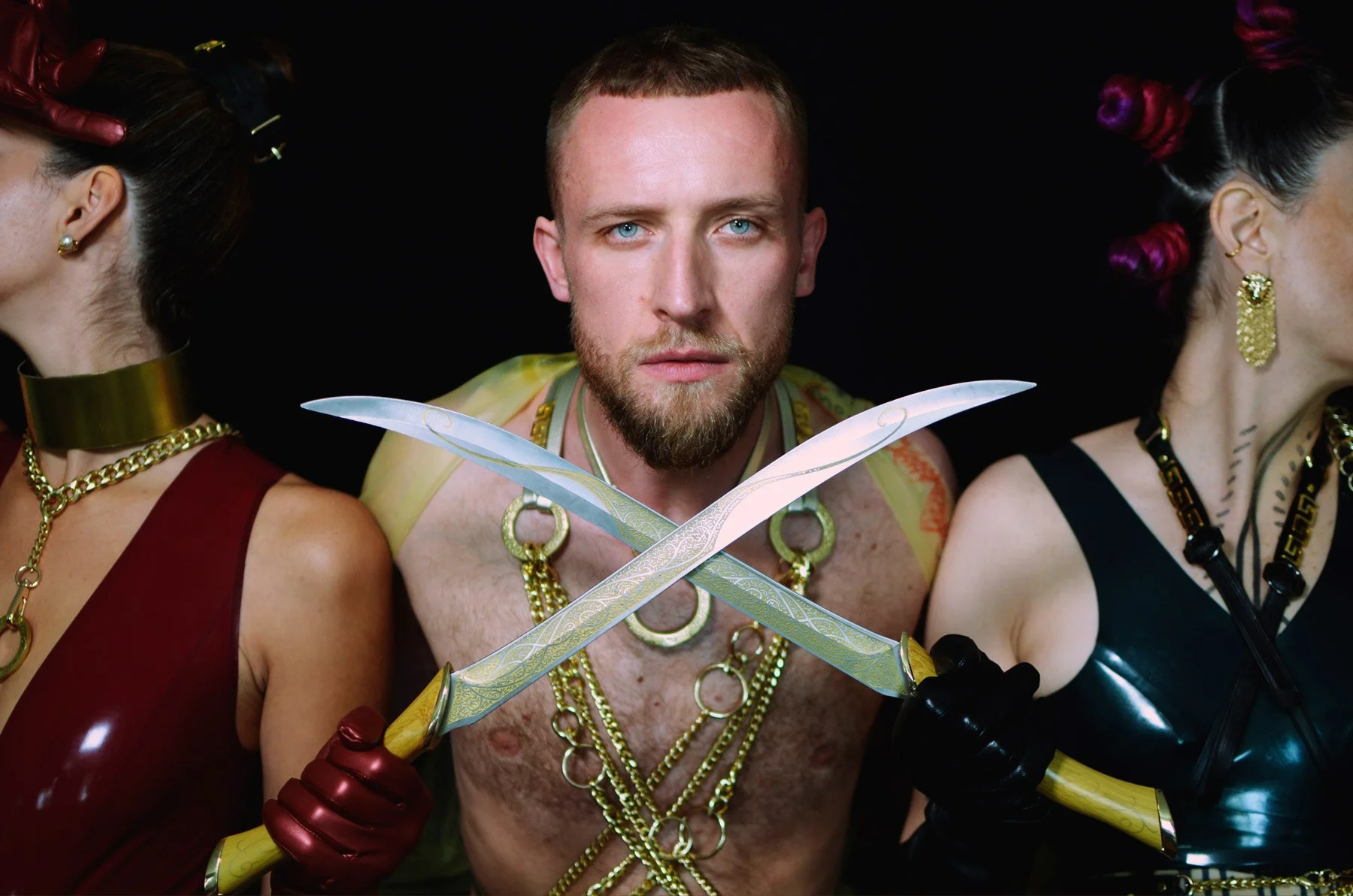 Web DRAKO 21 by ANDREA GALAD and Jon House of Marmol 2024 Accessories gold chain leather harness corset versace gucci prada.jpg