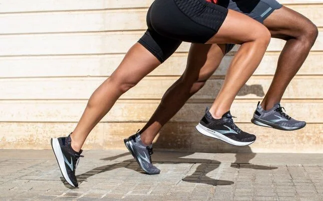 How Is a PU Foam Midsole Encased in TPU Made? From Brooks DNA AMP to Modern Footwear Manufacturing