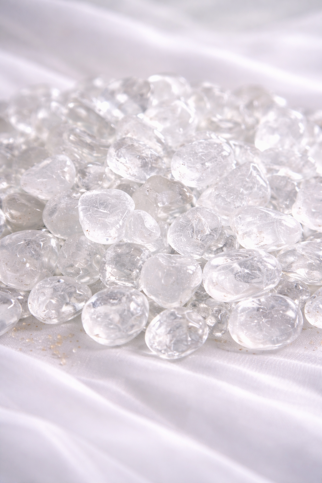 CLEAR QUARTZ ( tumbled)