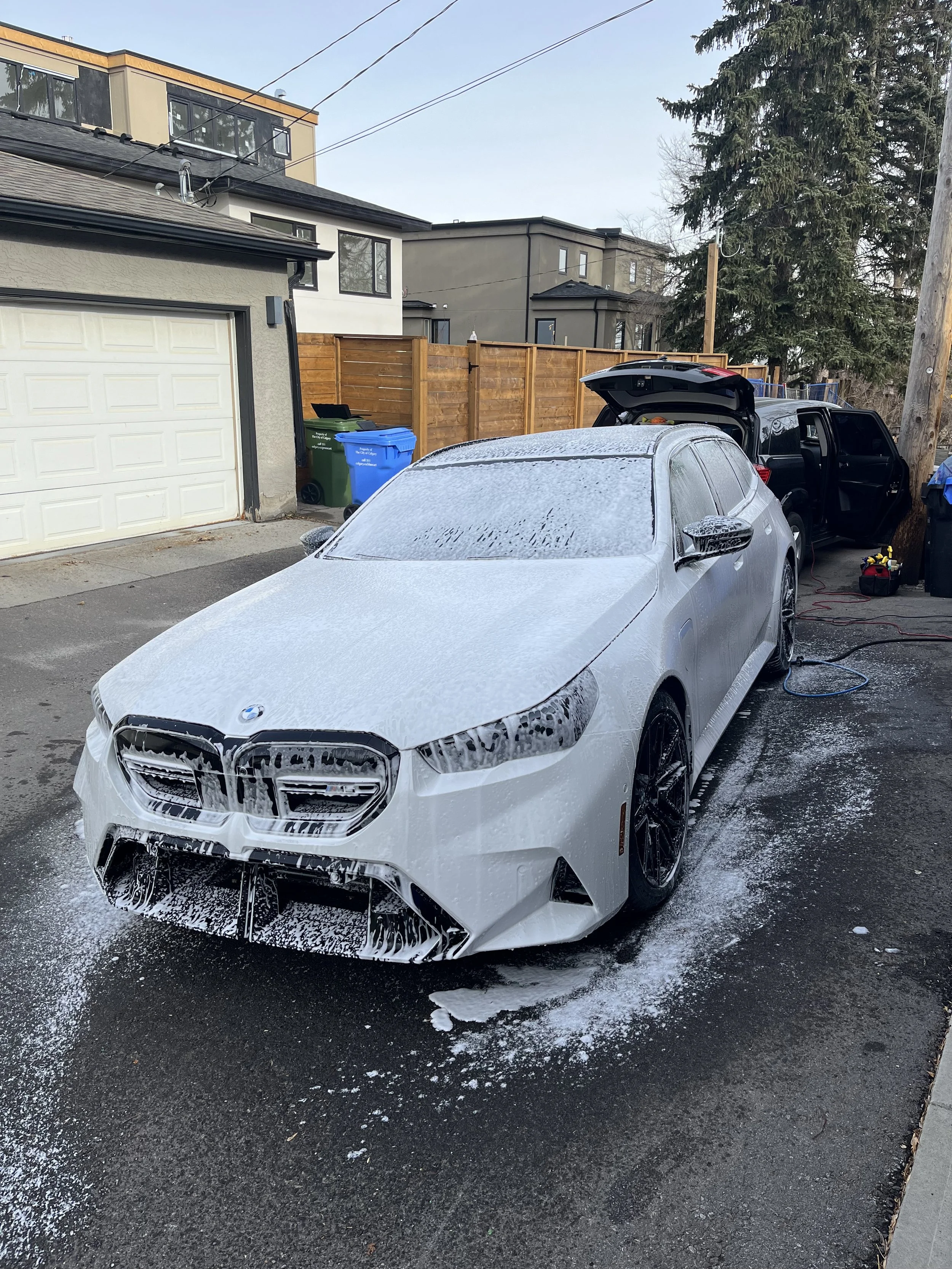 BMW M5 Touring soaked in soap