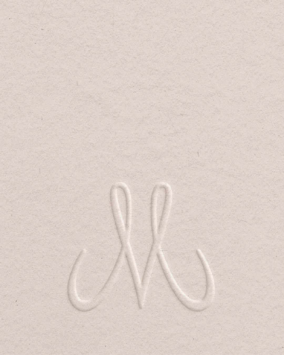 Monogramme embossé identité visuelle pour une artisane bijoutière à Marseille