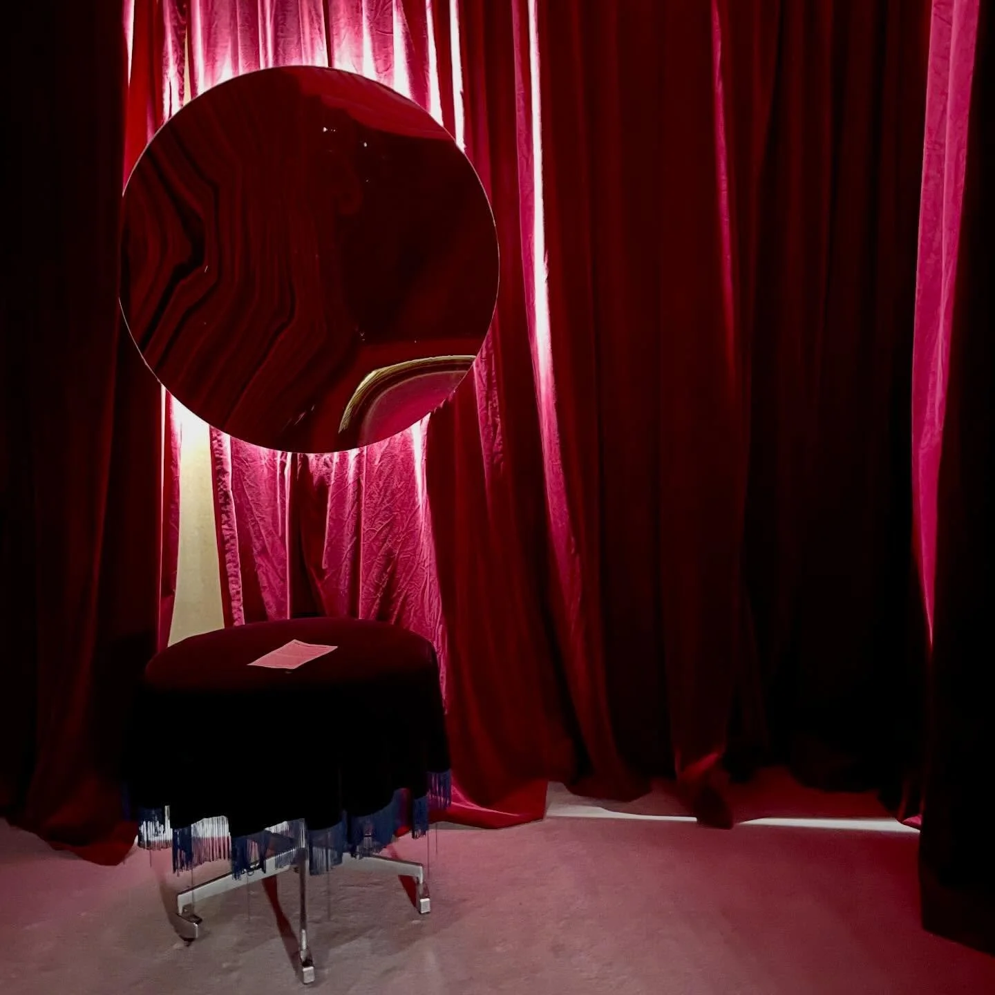 Sensuous Society 🌟 The Octopus Chair 🌟 Sisters Hope X KUNSTEN 🌟 Home Coming of The Aura 📸 @stinelouring / The Aura 2026 #sistershope #kunsten #sensoussociety #redimmersion