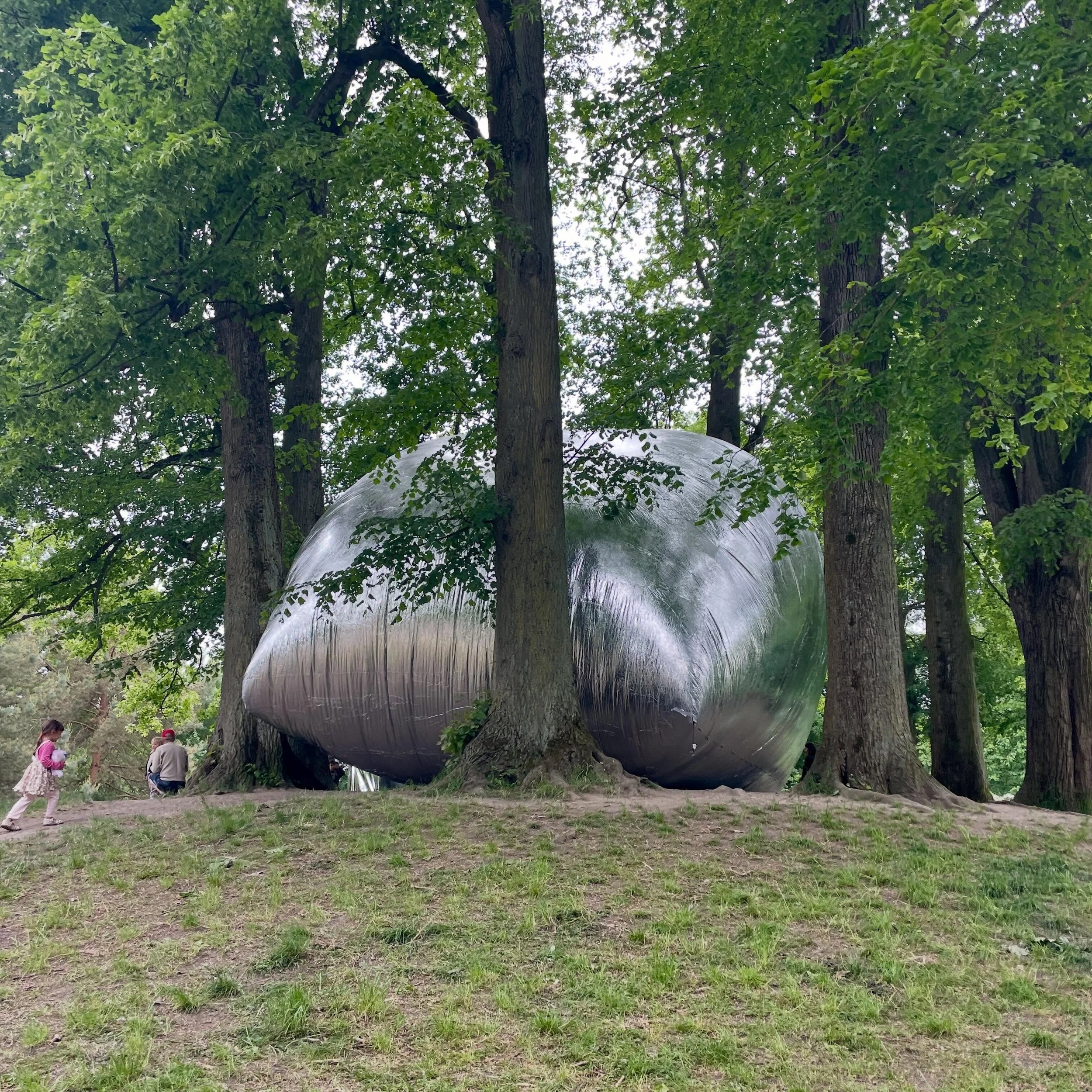 Breathe 🌟 Lung of Prometheus 🌟 Balloon Installation by Mikkel Rostrup 🌟 Bloom 2026 🌟Festival for Nature, Science and Philosophy 📸 @stinelouring 2026 #nature #science #philosophy #strongcocktail #breathingscience
