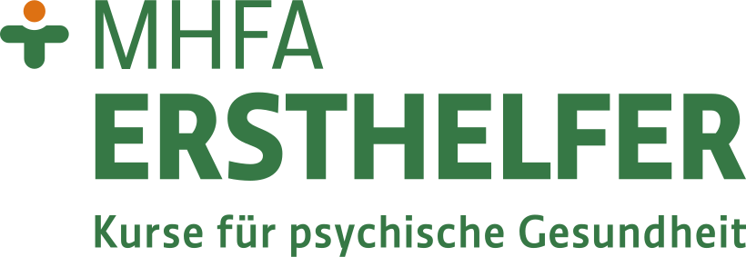 Logo mit grünem Kreuz und Text 'MHFA ERSTHELFER Kurse für psychische Gesundheit'