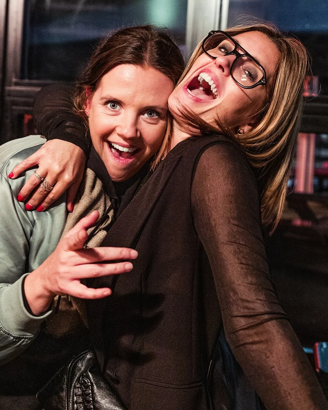 Zalig 2026 bij Den Tros, waar de pinten &amp; cocktails nooit vervelen,
Waar plannen groot beginnen&hellip; en eindigen in de dansvloer en rekeningen delen 🍻Sant&eacute; op &lsquo;t jaar van de doe-ze-nog-is-vol, vriendschap, goe eten en ne dikke gl