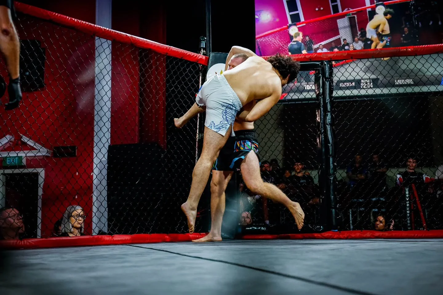 What a night it was at @growstrongfightseries 14! I went up against @andre_togia from @asylummma_ and managed to get the win via submission in round two. 🏆 

After eating a solid jab in the first few seconds of the fight, I realised I definitely had
