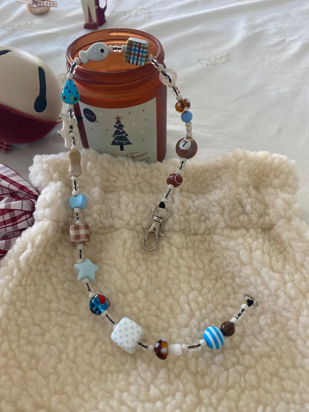 collier perles acryliques 1.jpeg