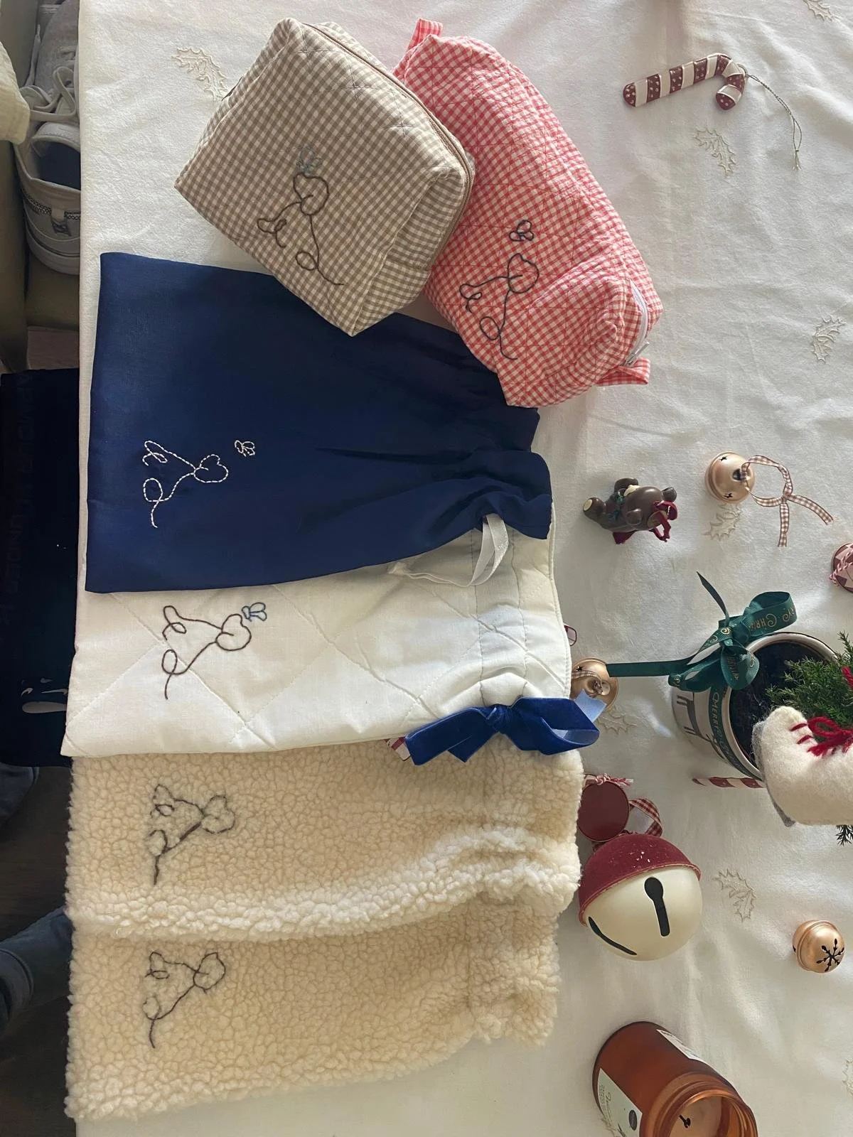 trousses Awake 1.jpeg