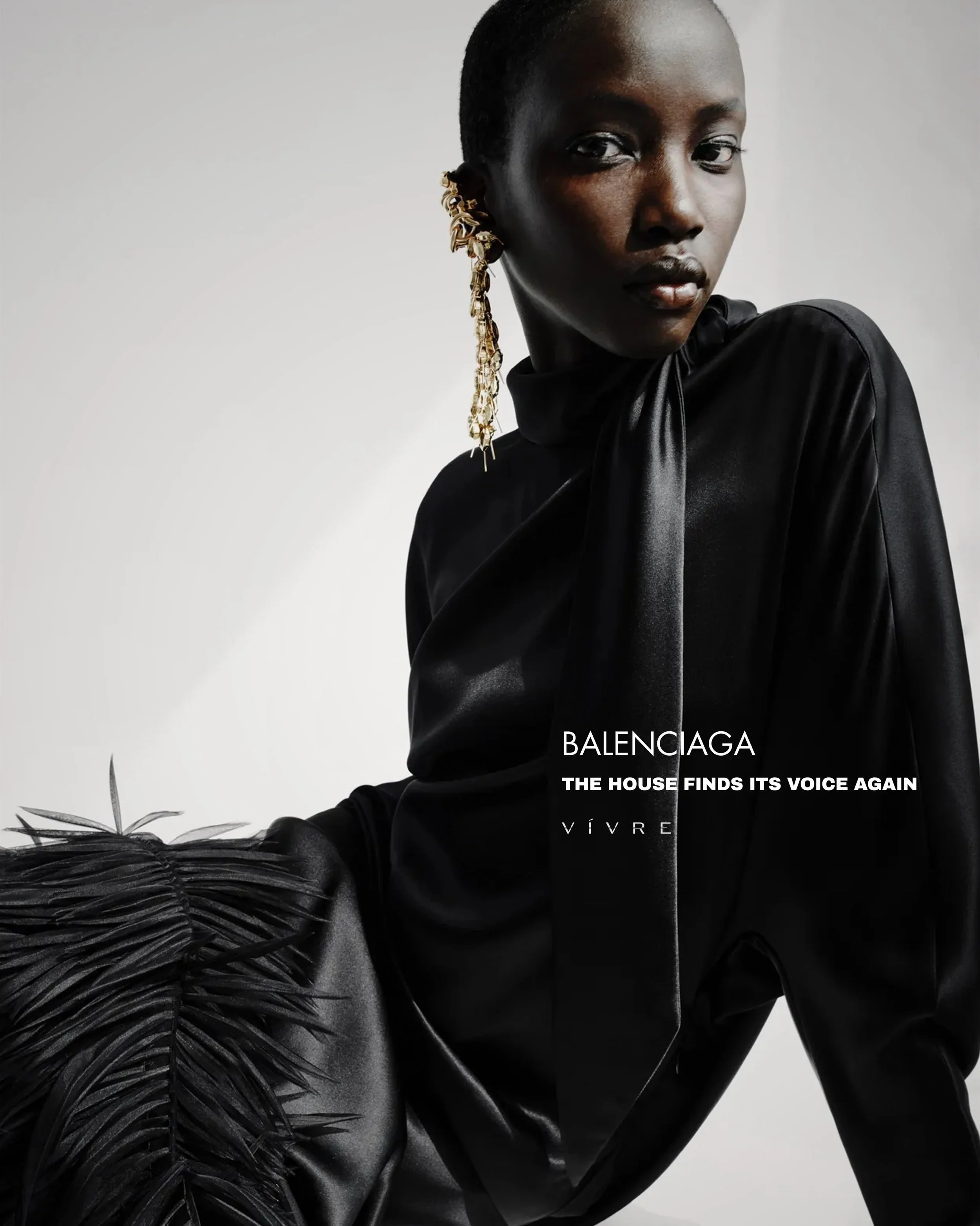 Balenciaga Resort 2027

Pierpaolo Piccioli&rsquo;s first ready-to-wear collection for Balenciaga doesn&rsquo;t try to recreate the house&rsquo;s past. Instead, it asks what Crist&oacute;bal Balenciaga&rsquo;s ideas might look like today.

Volume rema
