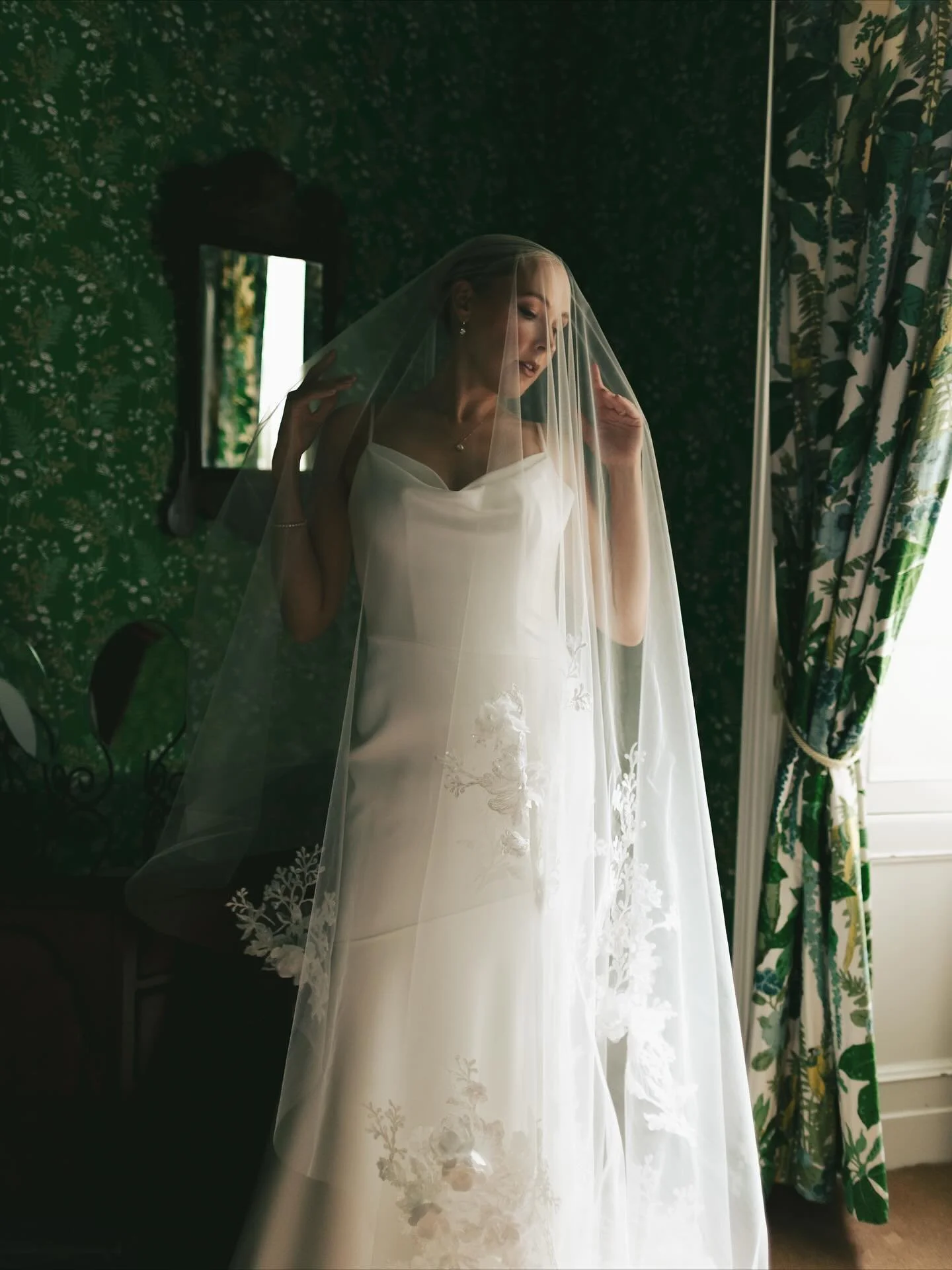 Working with flashgun is like a rock&rsquo;n&rsquo;roll, while working with light is a pure jazz&hellip; the most magical part of the photoshoot I did earlier on for the To Keep And To Hold Scottish wedding magazine. 

Photographer @lenasabala 
Model