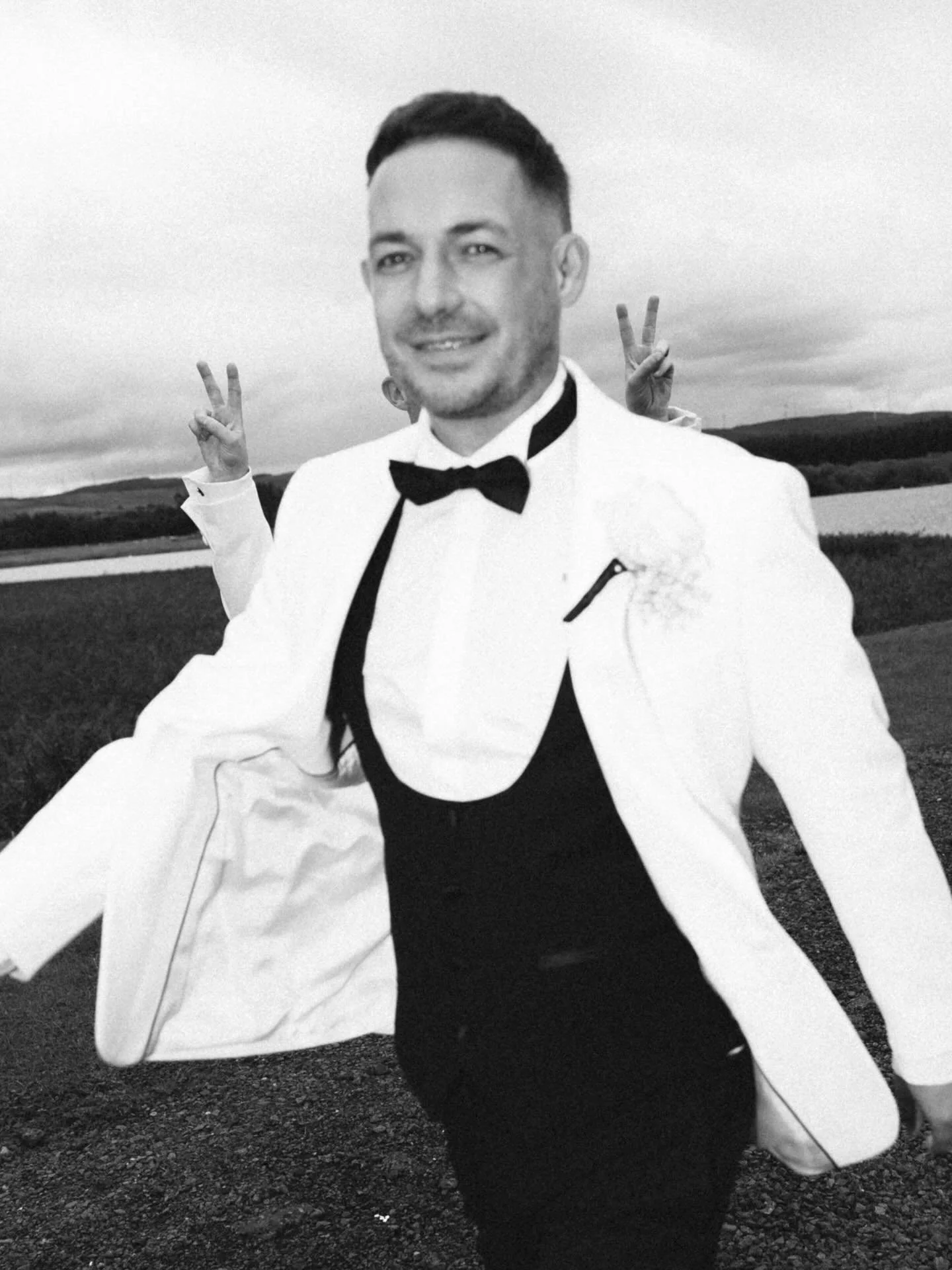 &bdquo;Weddings are a mix of chaos and style - try to prove me otherwise&rdquo; ;) 

@seanirvinemurdoch93 @davidmurdoch50

🏠 @lochsidehousehotel