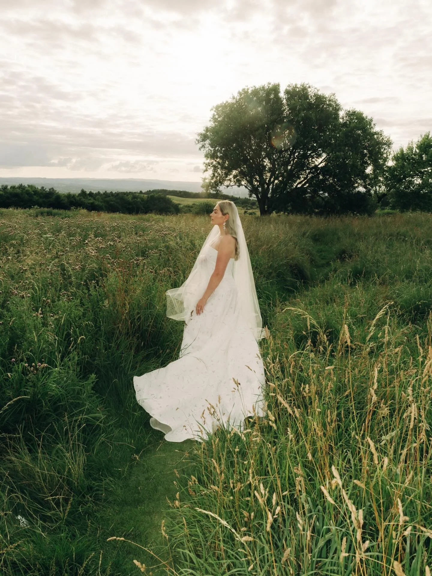 2025 initiated a major veil moment, and I don&rsquo;t see this trend going away anywhere soon. 
We will have a plethora of different types of veils: Juliette caps, blusher options, micro veils&hellip; veils are for drama and I love a good drama hahah