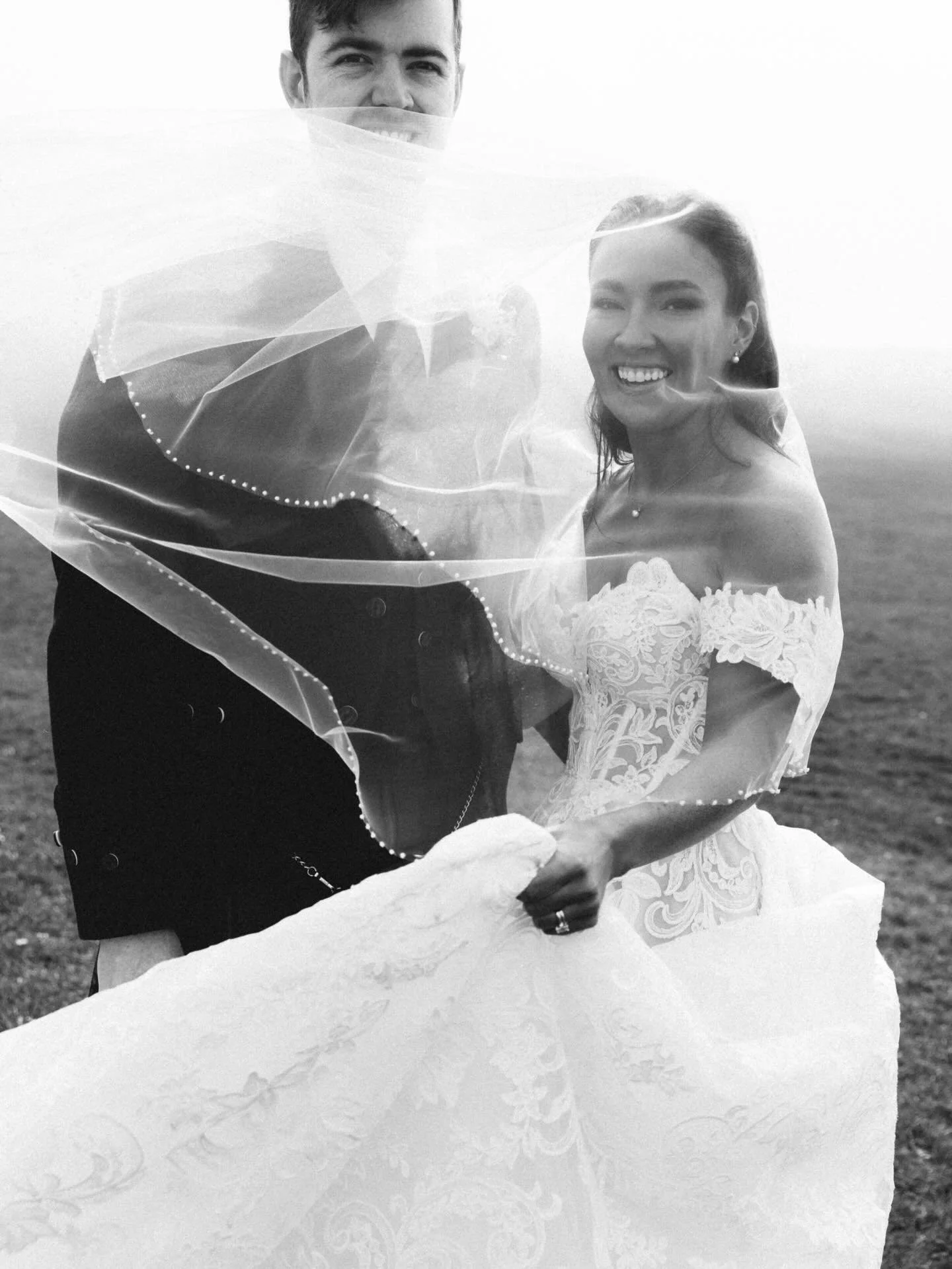 Ok 2026 you need to really try hard to overdo yourself&hellip; you already blessed me with the fog + sun + wind AT ONCE. Couldn&rsquo;t ask for more&hellip; 
This wedding day photoshoot deserves its own space on my grid. 

PS. Mix of digital &amp; 35