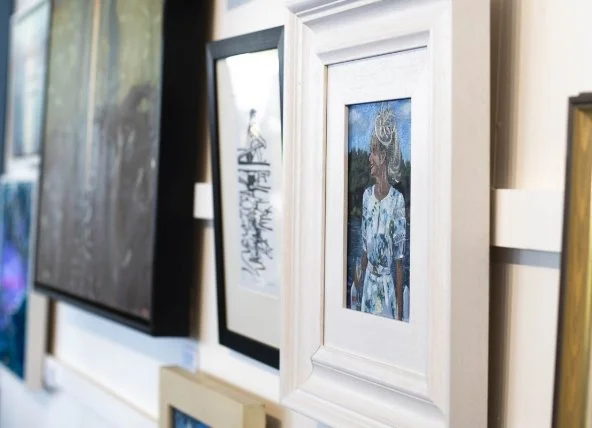 Oil painting of woman at henley regatta by Katie h Vallance