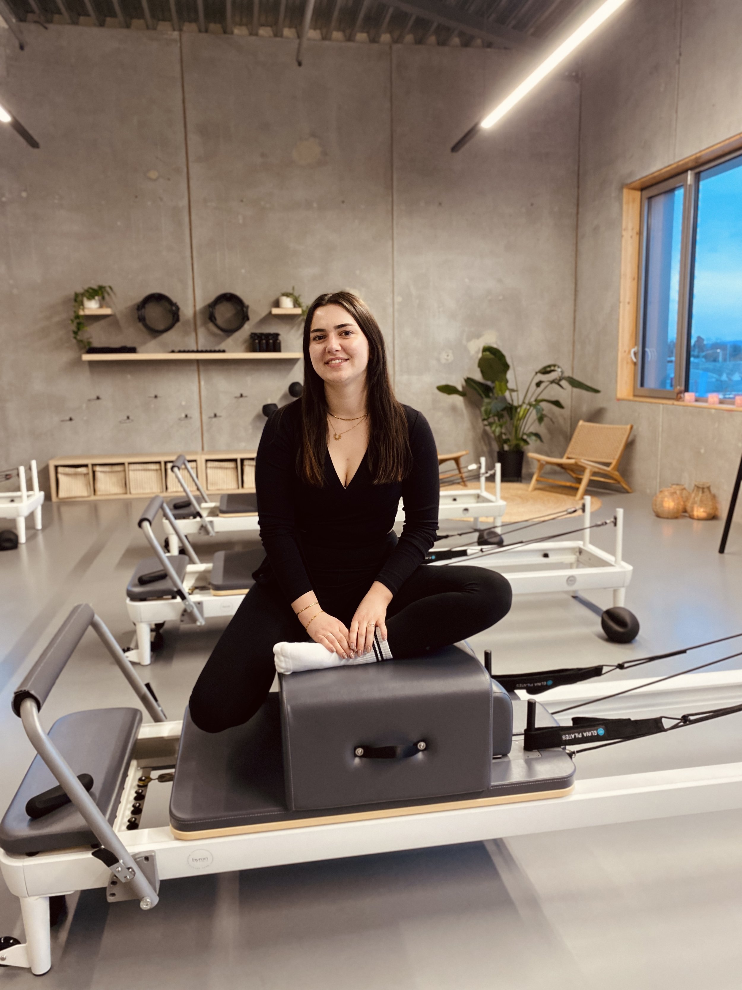 Aiko Tami Dürig ist Pilates Trainerin bei Byron Studios in Kreuzlingen