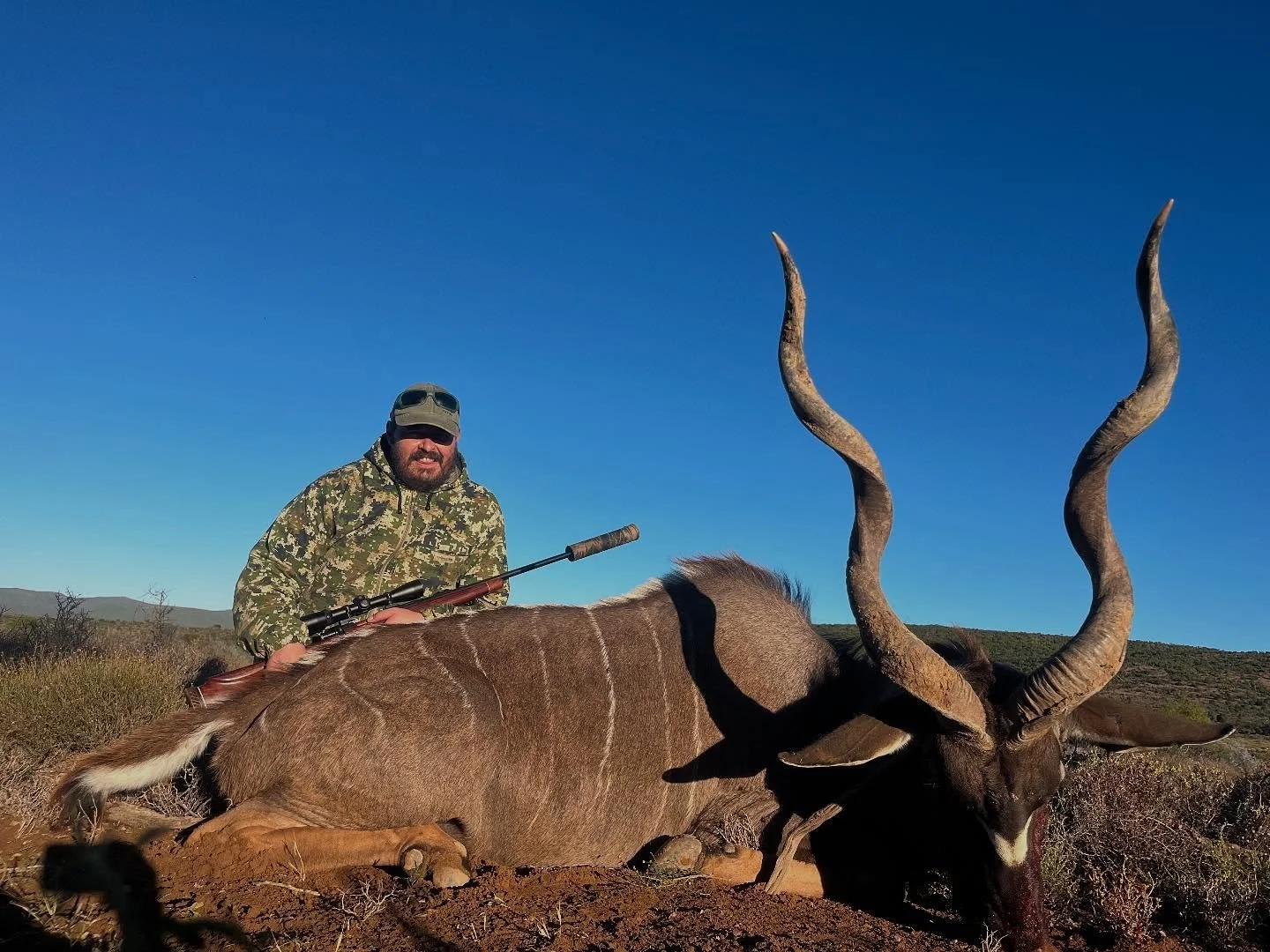 The Grey Ghost of Africa 🐾🇿🇦

Known for their elusive nature and incredible camouflage, kudu are one of the most challenging and rewarding trophies in the African bush. 🦌💨

📌 Did you know? Male kudu can leap over 2.5 meters high in a single bou