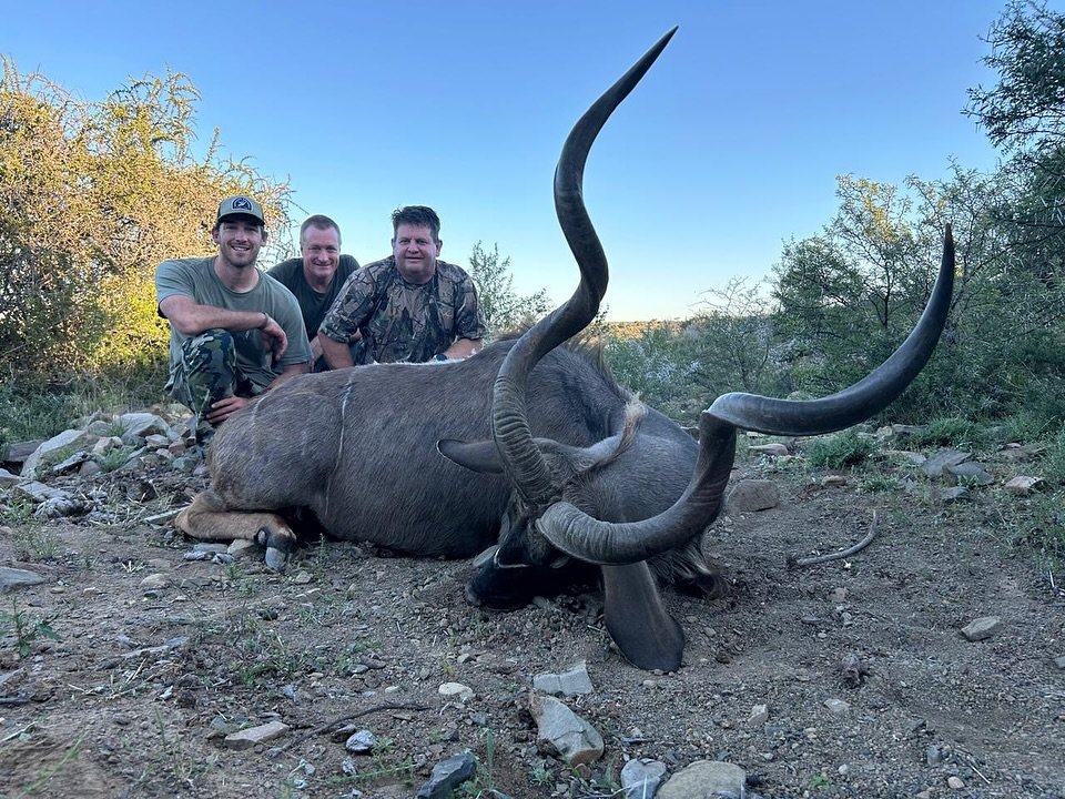This year has blessed us with some absolute giants. 🦌

Free-range East Cape kudu bulls in their prime 

WellFound Safaris is on fire.

Wild, fair chase, and unforgettable.

We will be posting a few photos of the best East Cape bulls we hunted this p