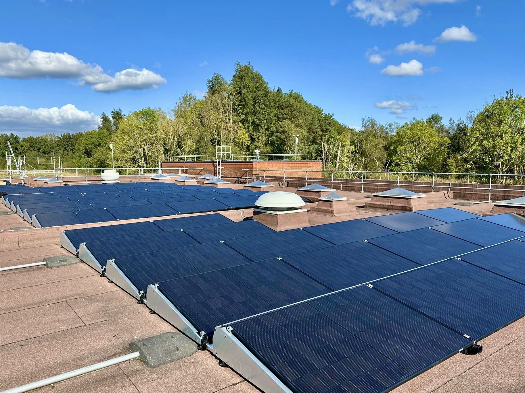 flat-roof-commercial-solar.jpeg