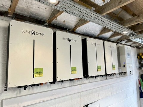 sunsynk-battery-storage-lakes-solar.jpeg