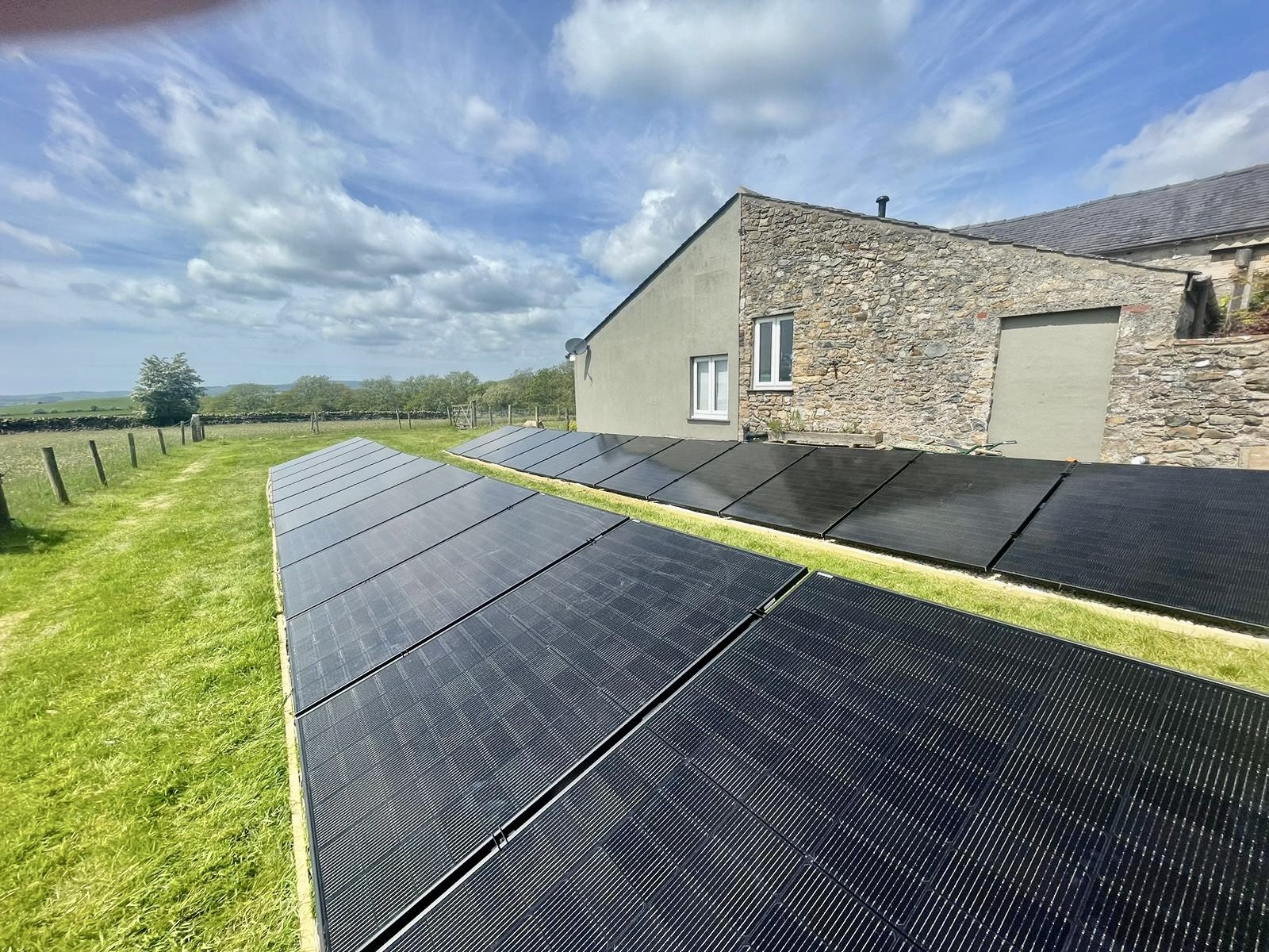 ground-mounted-solar-lakes-solar.jpeg