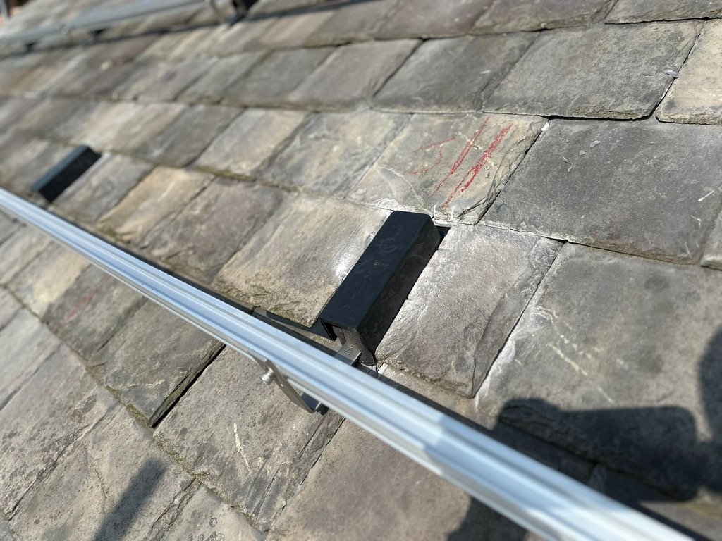 solar-rail-slate-roof.jpeg