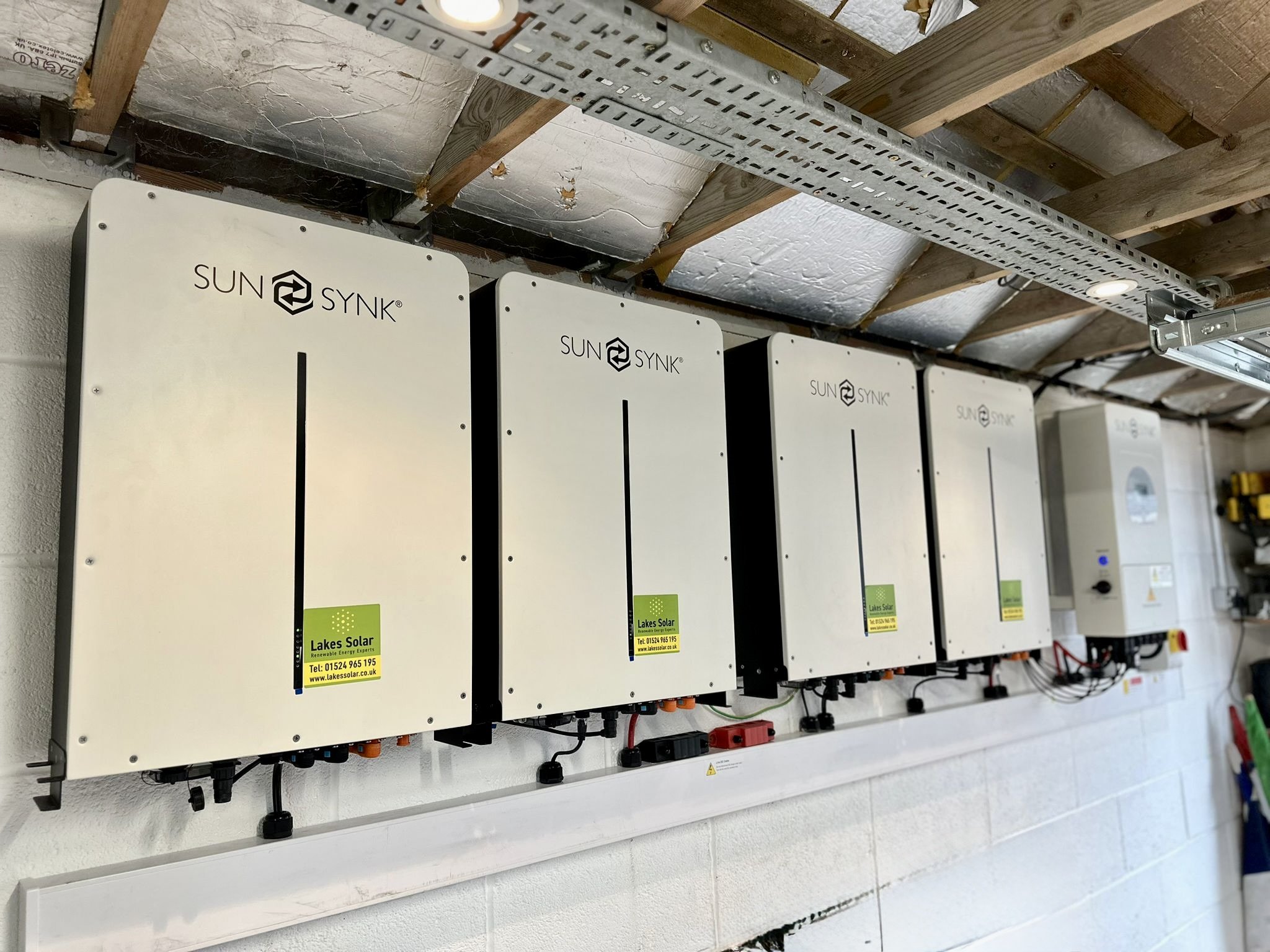 battery-system-by-lakes-solar.jpeg