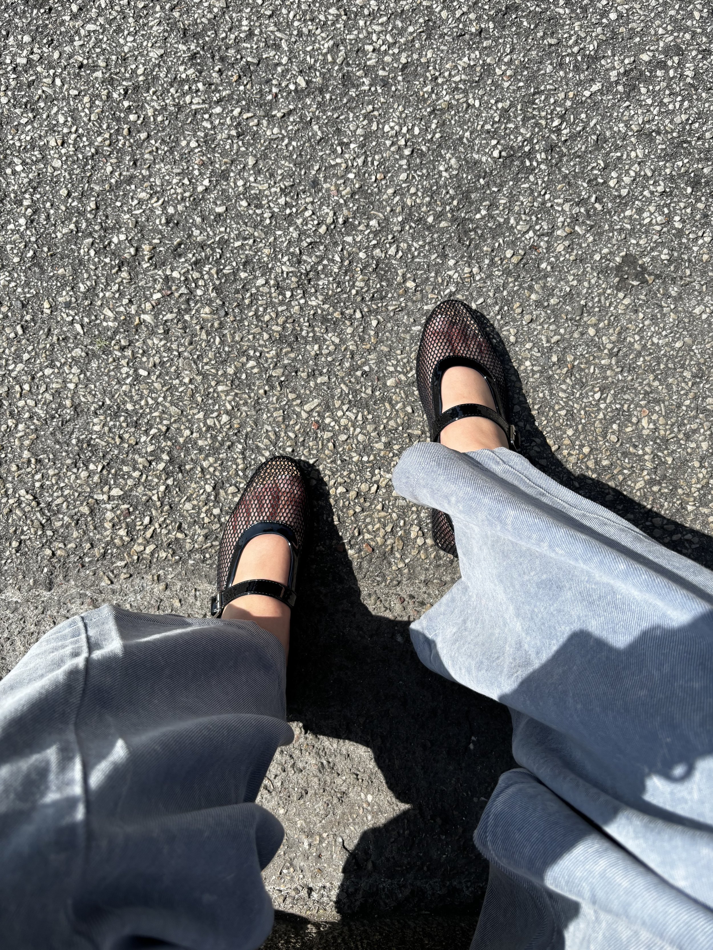 Ballerines noires femmes en filet avec boucle élégante