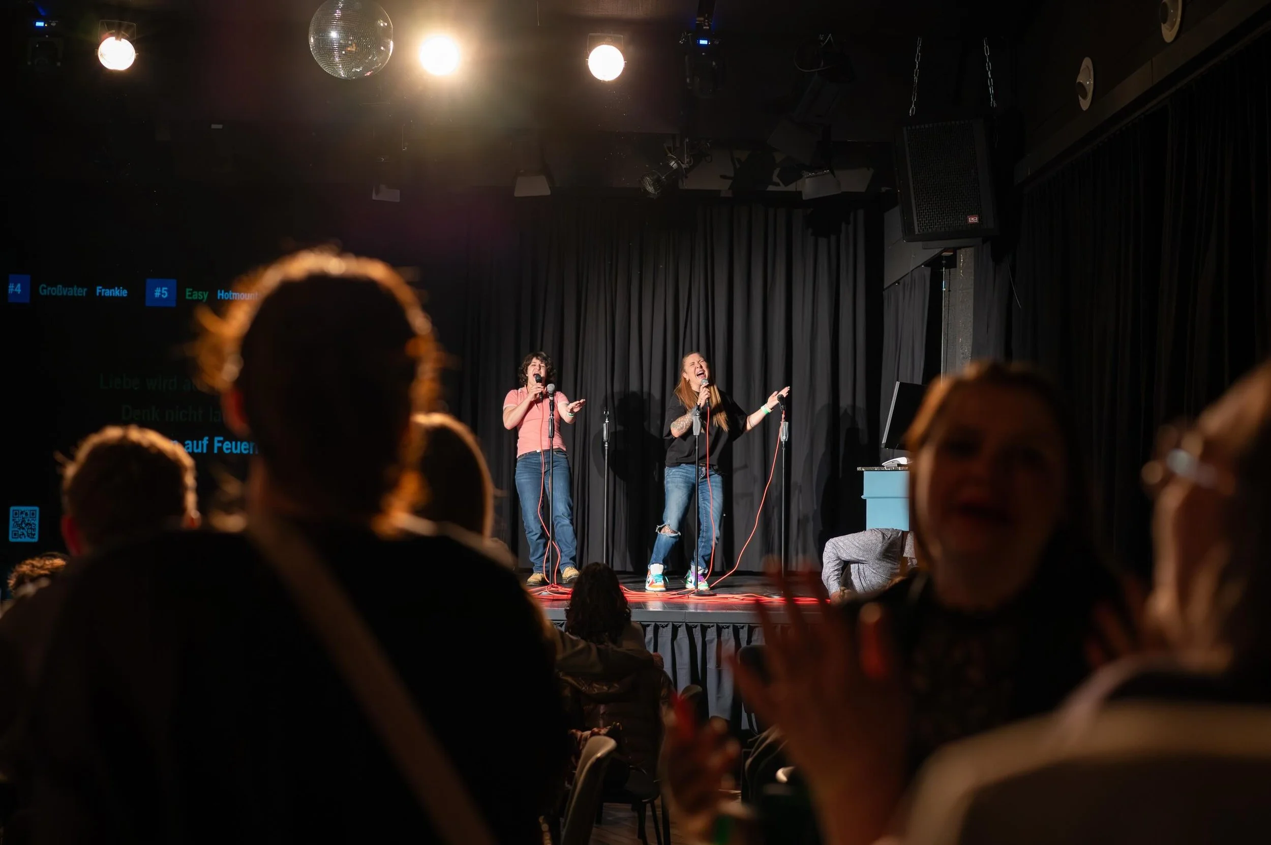 Du hast Lust auf so eine Karaoke-Party? Dann komm am Freitag, den 29.05. zu uns ins @tikdornbirn 🥳

Vielen Dank f&uuml;r die Bilder @_stefaniepfanner 😍
