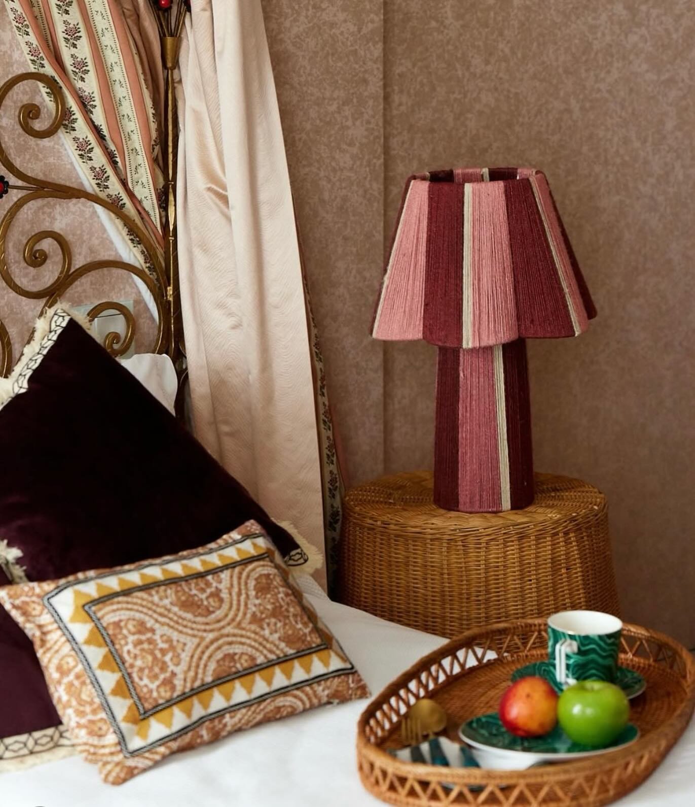 The IQ Collection transforma cada rincón de tu hogar en un espacio lleno de personalidad y arte con sus piezas únicas. @theiqhomecollection
Artículo disponible en www.casanonnaoficial.com
#casanonna #diseño #theiqhomeco