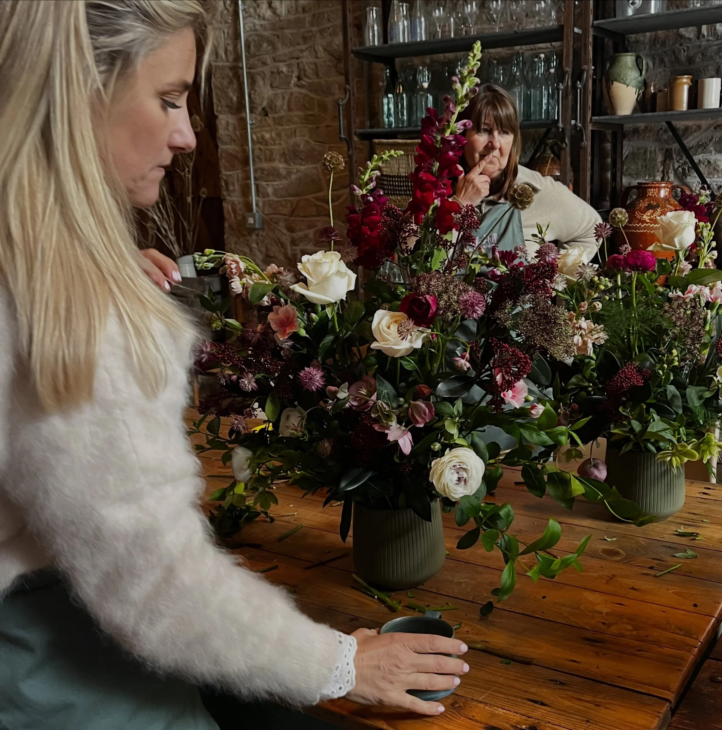 Who wouldn&rsquo;t want to spend a day in a barn with their friends creating something beautiful.

Flower workshops like no other&hellip;. Day retreats that leave you feeling inspired, revived and nourished. 

Our private flower sessions are the perf