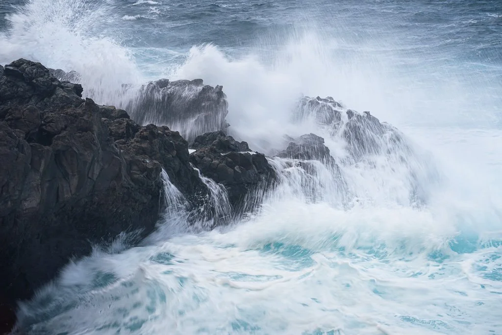 20260202_4010_La_Palma_Kanarische_Inseln_Islas_Canarias_Meer_Kueste_Lavafelsen_Rocas_de_Lava_seascape_Meereslandschaft_Wellen.jpg