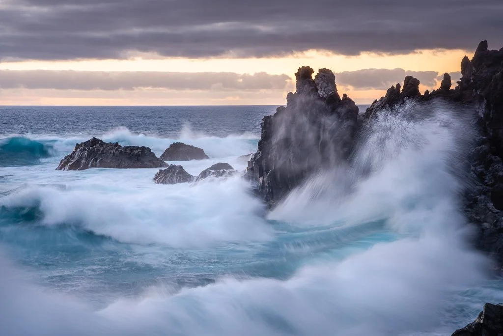 20260130_2933_Charco_Verde_La_Palma_Kanarische_Inseln_Islas_Canarias_Meer_Kueste_Sonnenuntergang_seascape_Meereslandschaft_Wellen.jpg