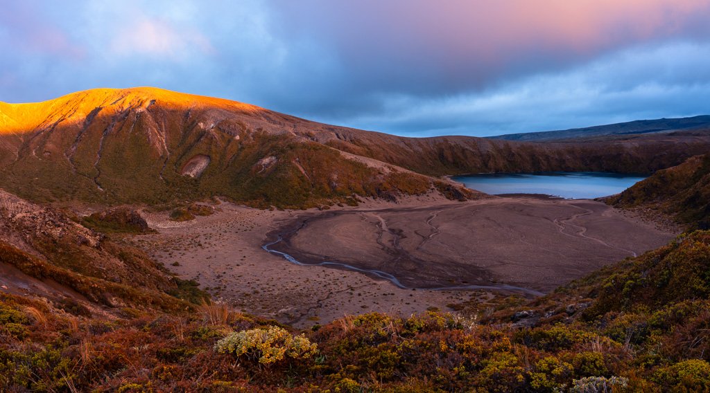 20231121-_DSC2503-Panorama, Tama Lakes Track, LowerTama Lake, New Zealand, Neuseeland, Tongariro National Park.jpg
