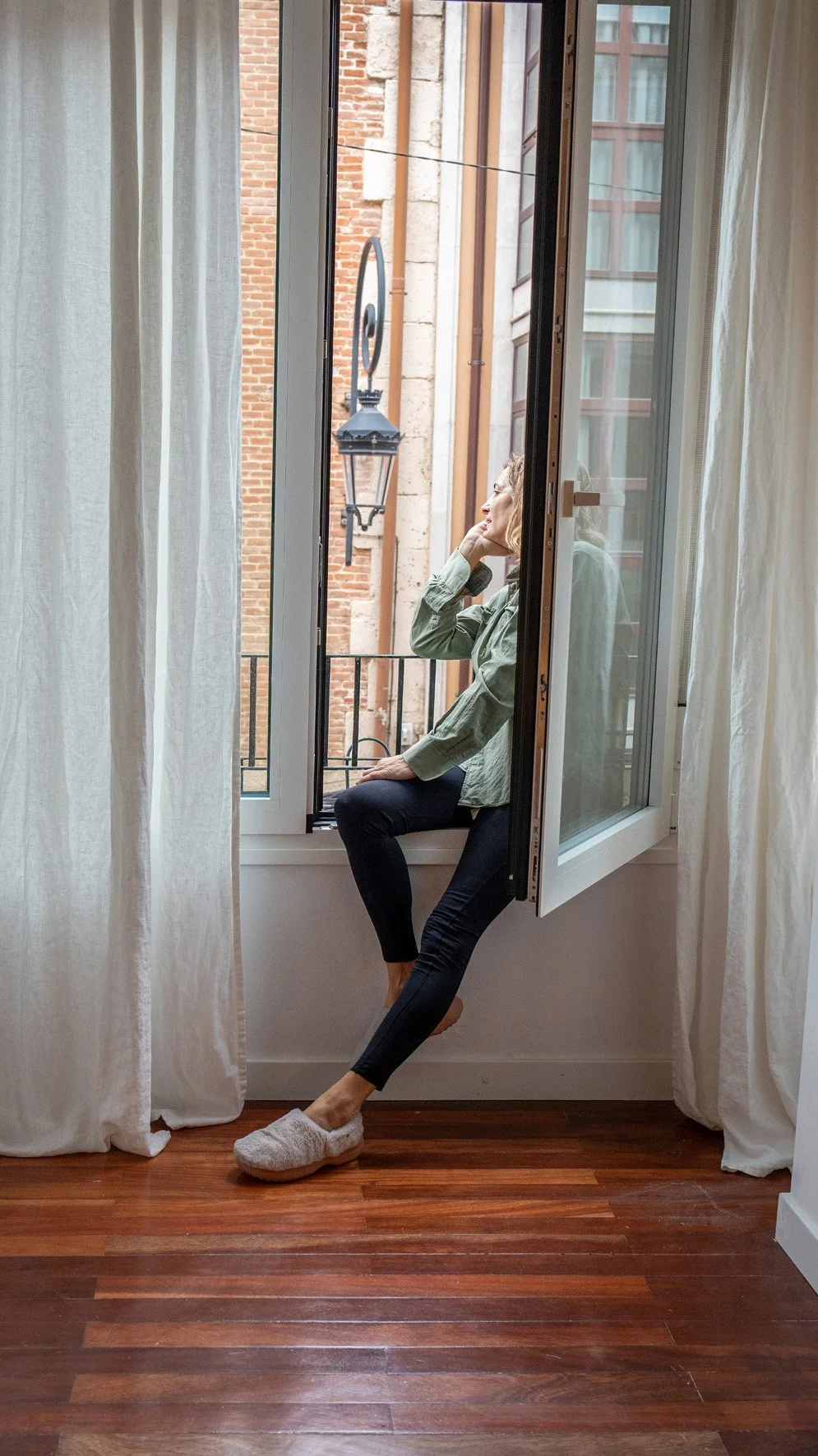 14_PISO1_Window.jpg