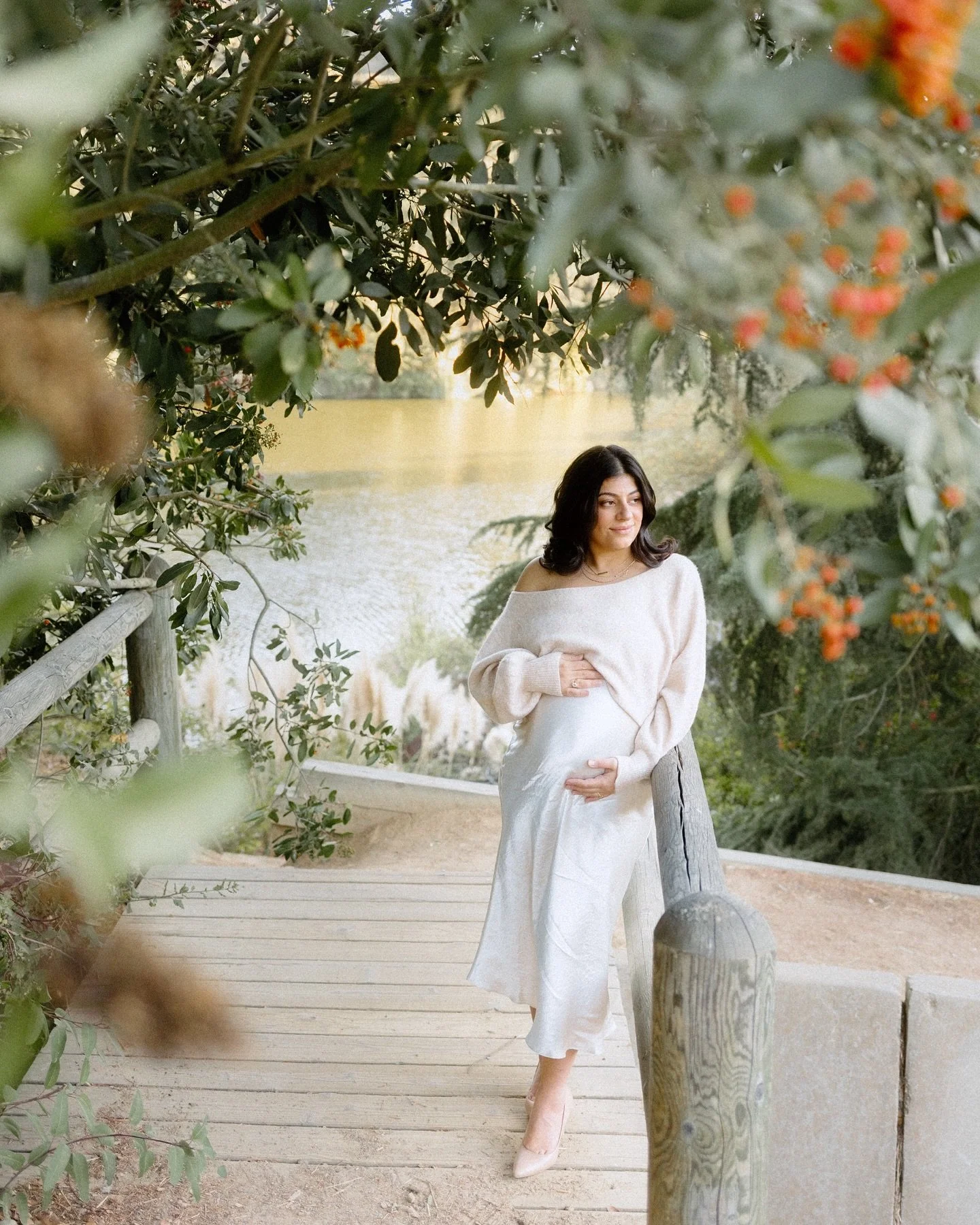 Dreamy and nostalgic is always the vibe we go for with Ani + Avi&rsquo;s maternity sessions, so I pretty much shoot with a filter on my lenses throughout our time to push that effect. 
But really, the fact that they&rsquo;re always ~ perfection ~ mak