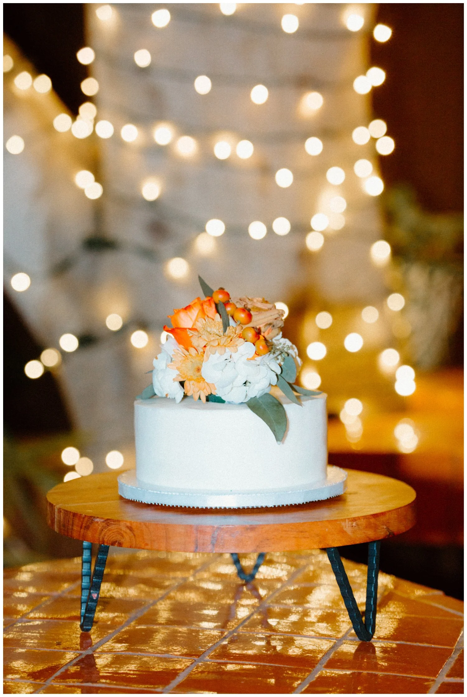detail shot of wedding cake with bokeh background