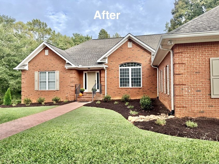 So excited to share one of our latest projects for the sweetest @hpadams🙌 We tore all existing plants out, replaced them with beautiful flowering bushes, installed new shutters, updated front door, and new grass😍 
Book your own consultation for onl
