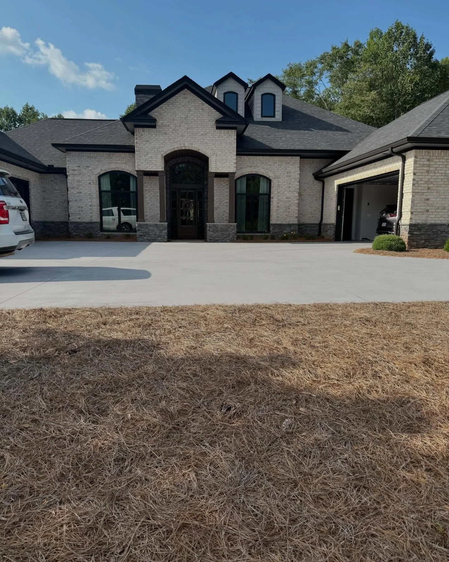 You will NEVER guess what&rsquo;s going right here&hellip;swipe to see our latest project😱 Shoutout to @appalachianmountainlandscaping #landscape #landscaping #frontyard #frontyarddesign #frontyardlandscaping #homemakeover #yarddesign #landscapestyl