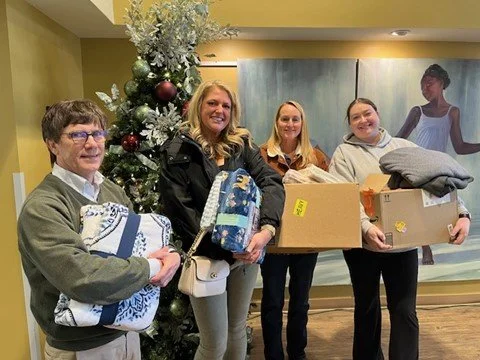 Steve with three donors at tree))))).jpg