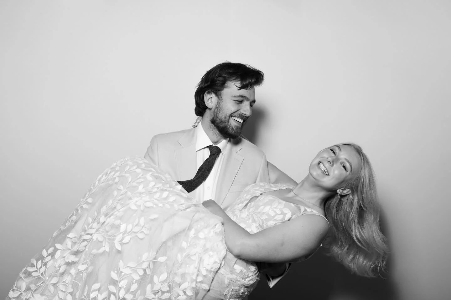 You bring the love, we&rsquo;ll bring the booth💫

Let&rsquo;s make your wedding day unforgettable💍 

#weddingday #weddingphotobooth #eventphotobooth #midnightphotobooths #capturedatmidnight #weddingseason #cheshirewedding #bridetobeUK #weddingideas