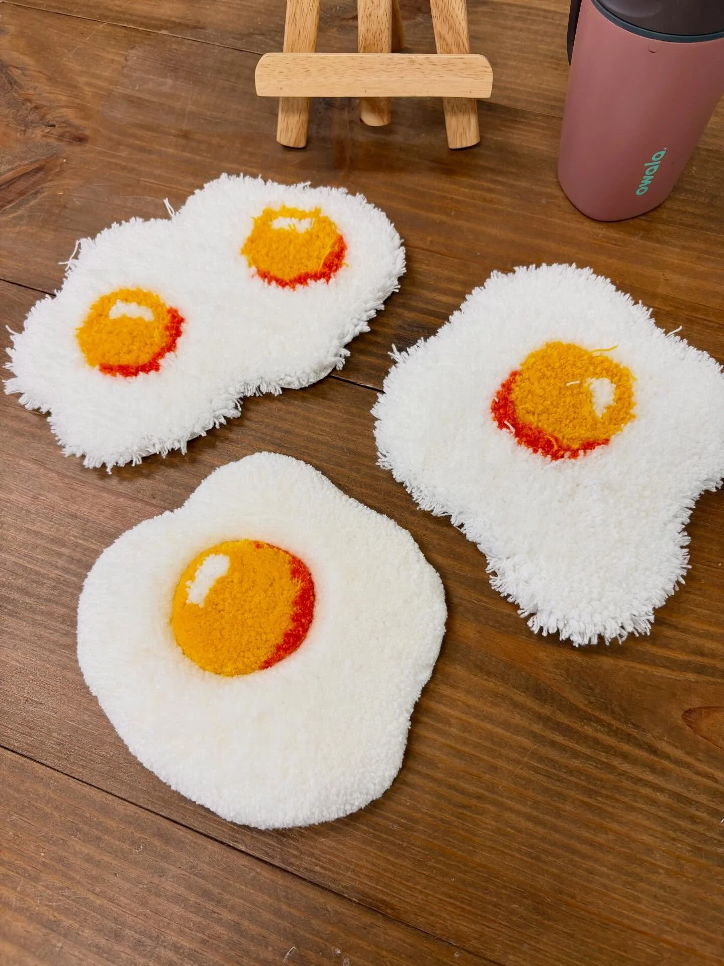 Come tuft an 🍳 this weekend!

#rugtufting #eggart #funcraft #mothersday #familyfun