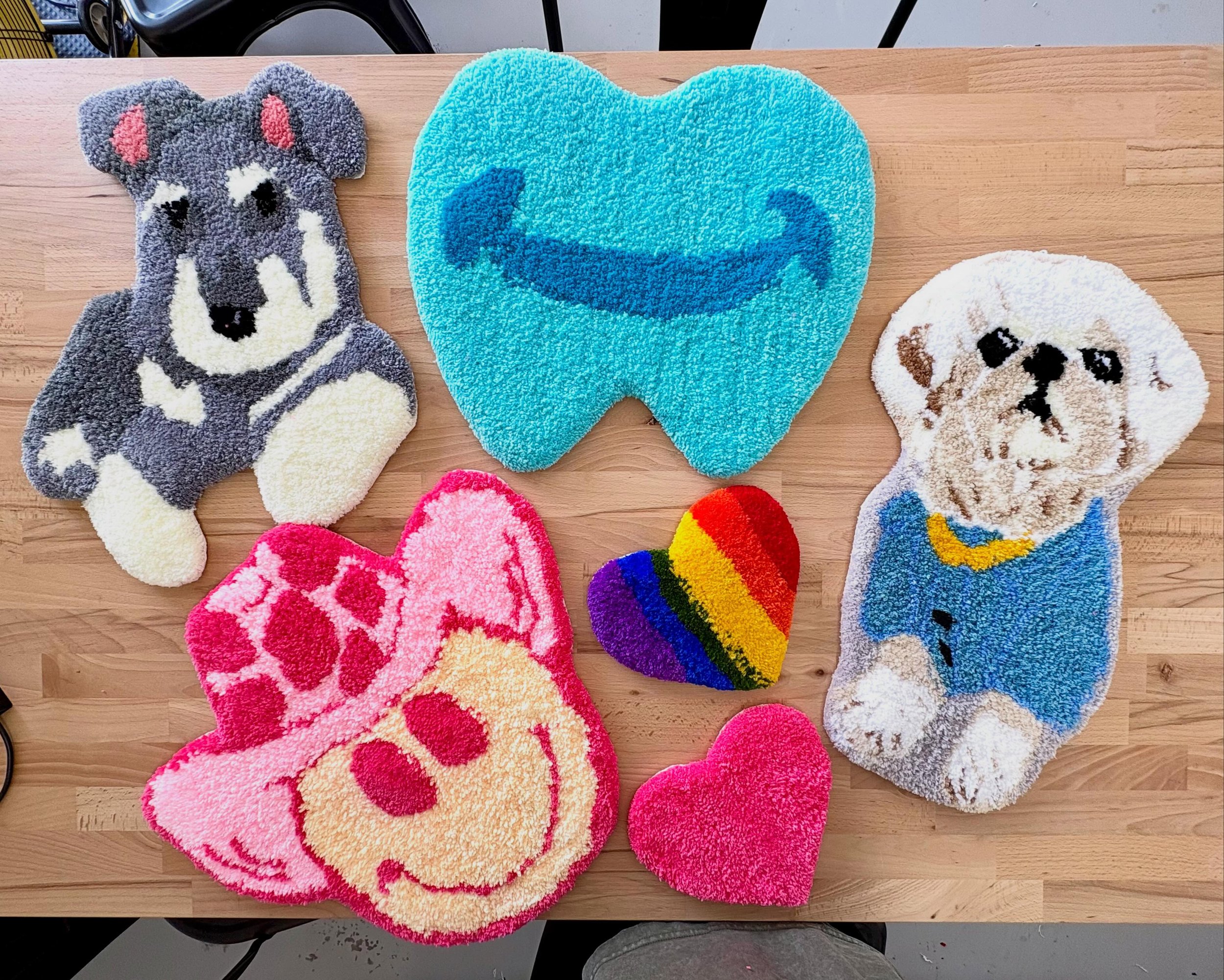 Beautiful rugs created by team @simplysmiles.tx 🦷 x 🧶 

#rugtufting #funcraft #companyevent