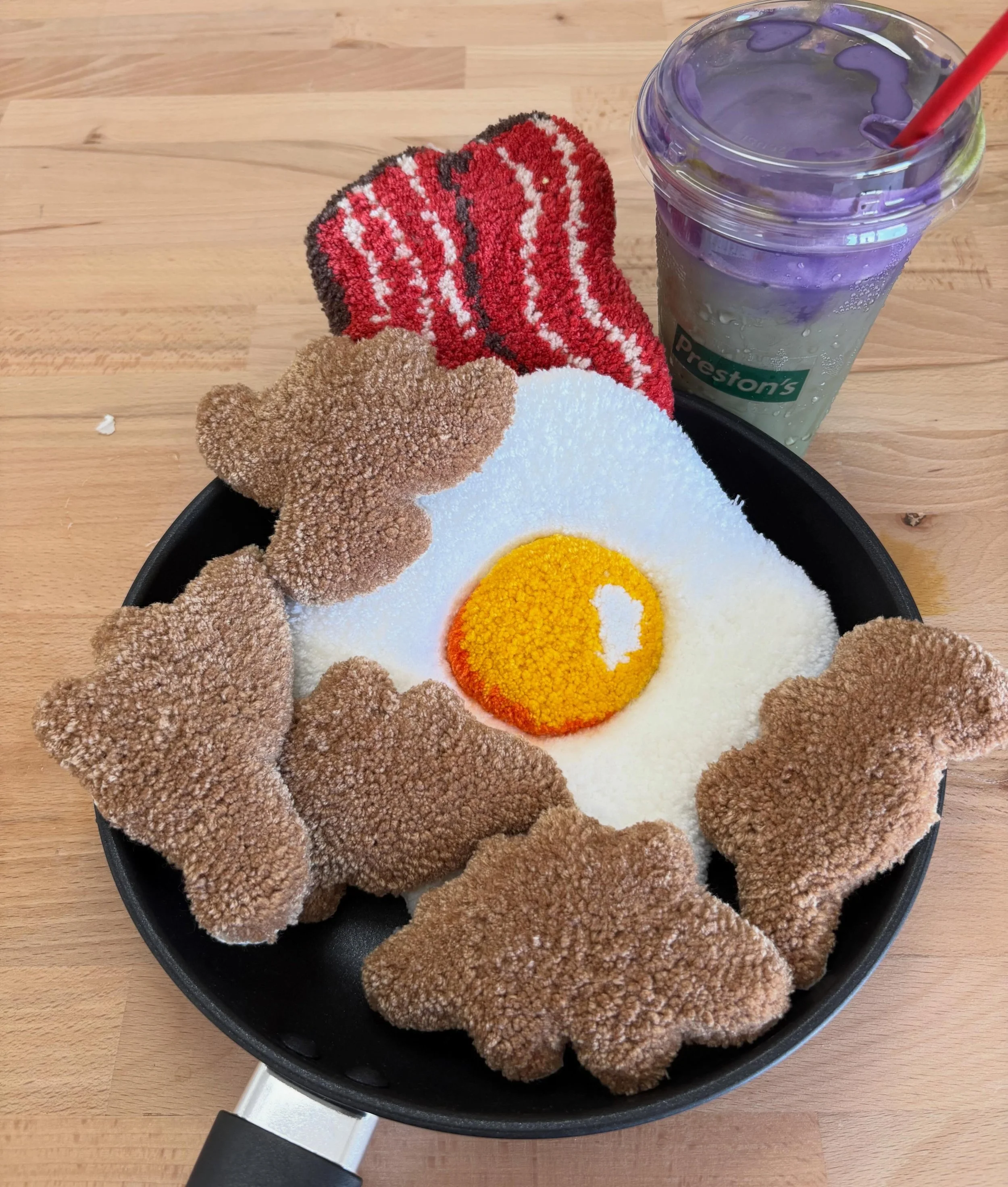My breakfast today 😋😋😋

#rugtufting #funcraft #createandinspire #wylietx #funart